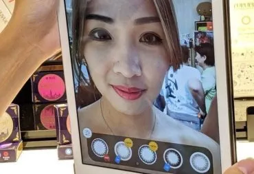 Clever Life: Virtual contact lenses try-on for easy and safe shopping
