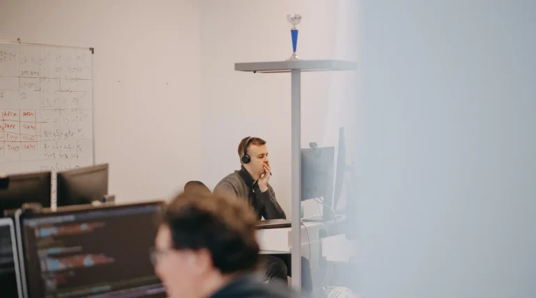 Industry vs. academia – Which direction to take in your computer science career?